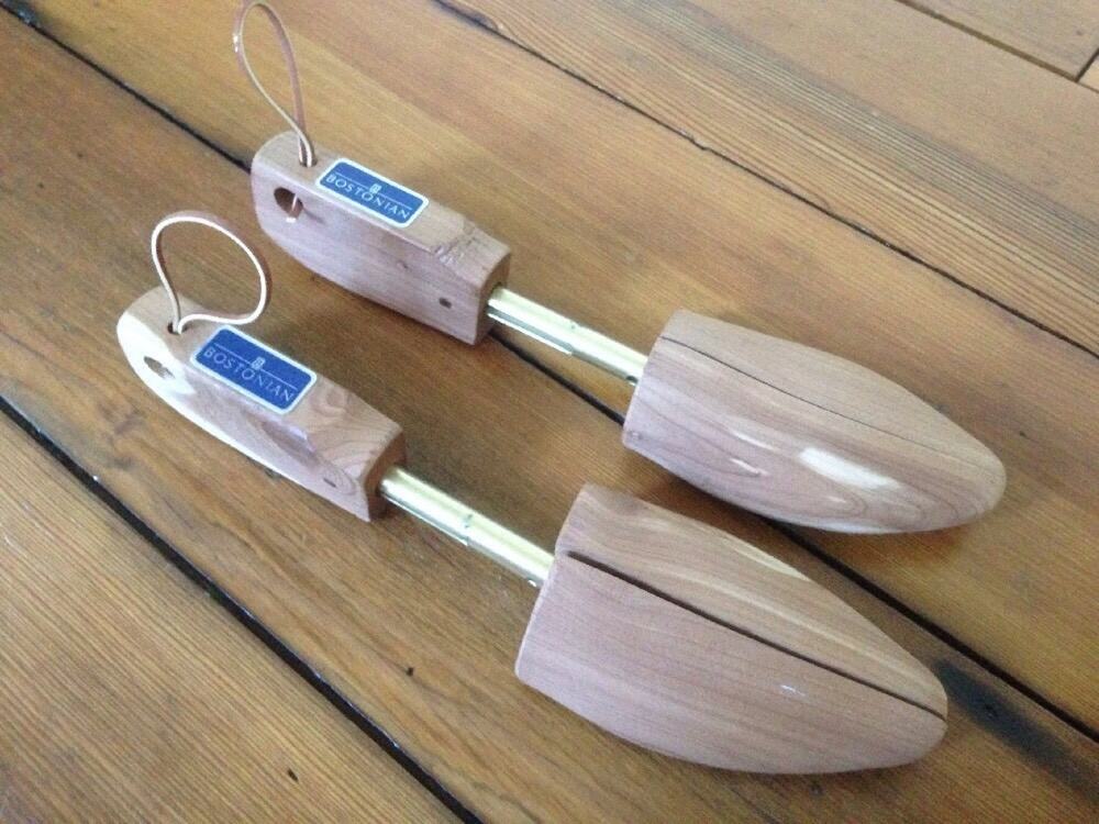Vintage Pair Bostonian Solid Wooden Wood Cedar Shoe Shapers Stretchers Mens S